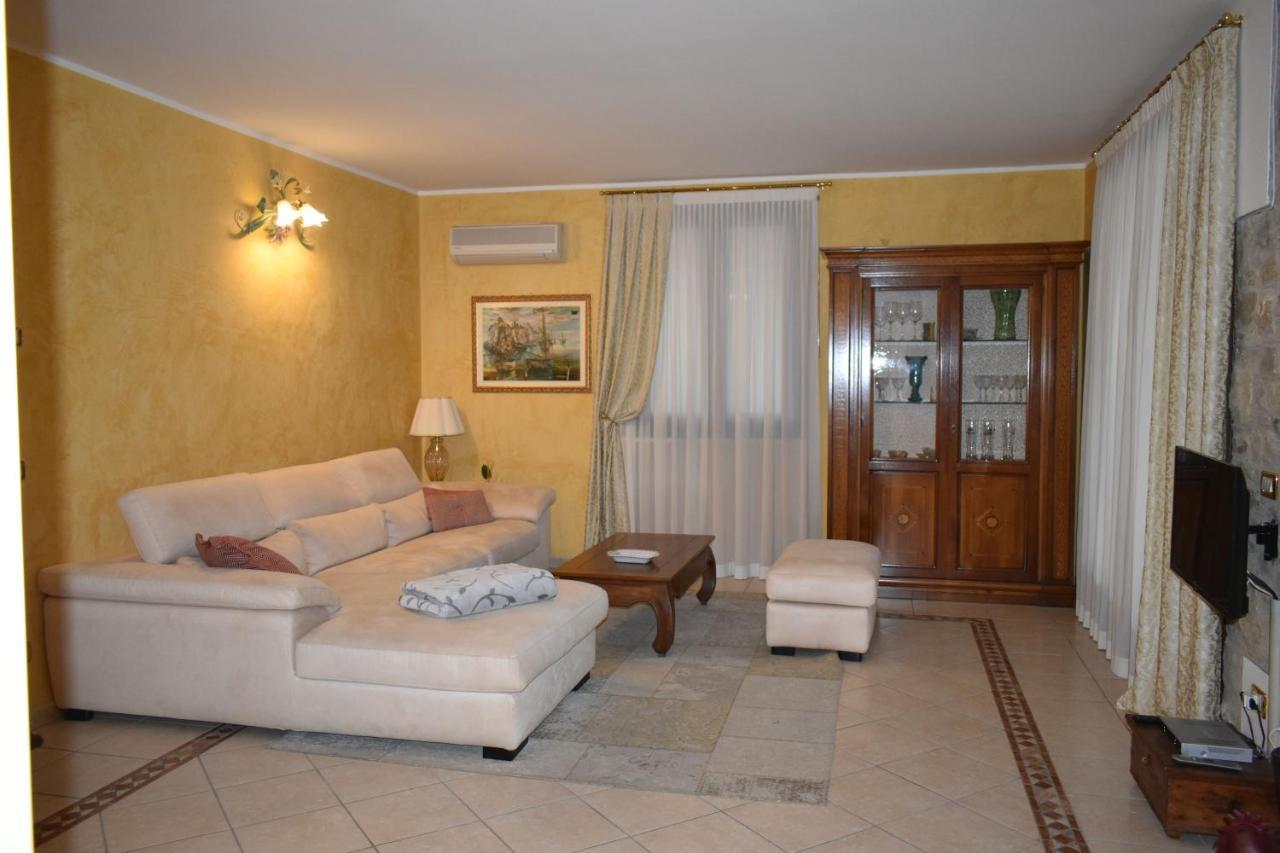 הוילה Montinelle Casa Ulivo מראה חיצוני תמונה