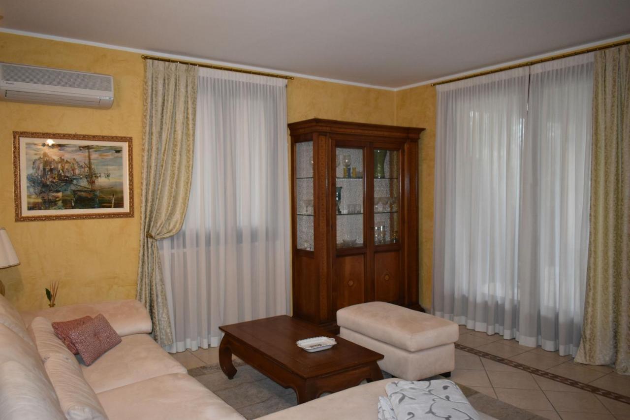 הוילה Montinelle Casa Ulivo מראה חיצוני תמונה