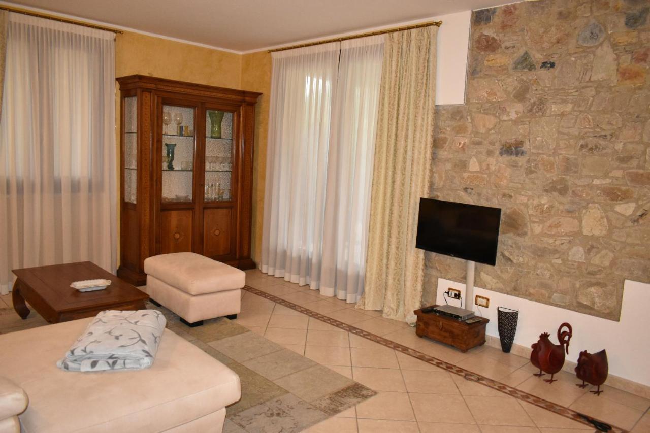הוילה Montinelle Casa Ulivo מראה חיצוני תמונה